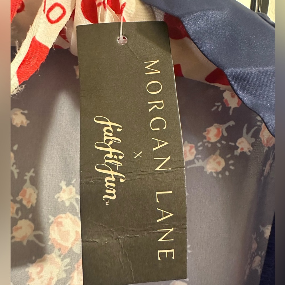 Morgan Lane Satin Robe - Picture 3 of 4